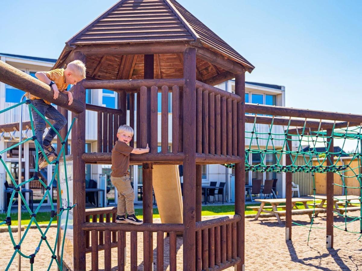 4 Person Holiday Home On A Holiday Park In Блокхус Экстерьер фото